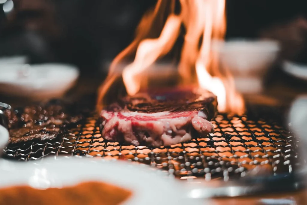 Grillades saisies sur le feu